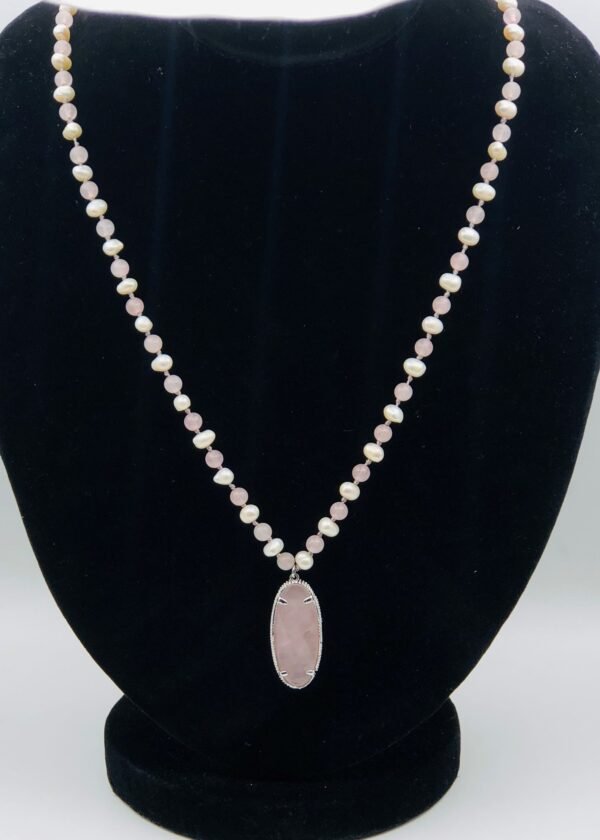 Rose Quartz Pearls Necklace